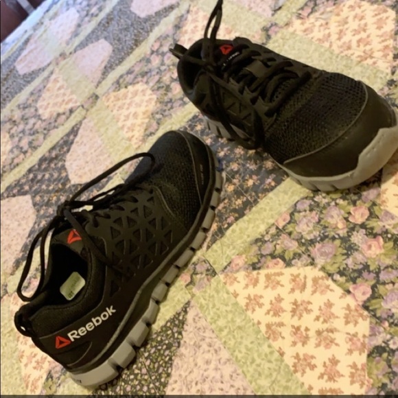 steel toe tennis shoes reebok